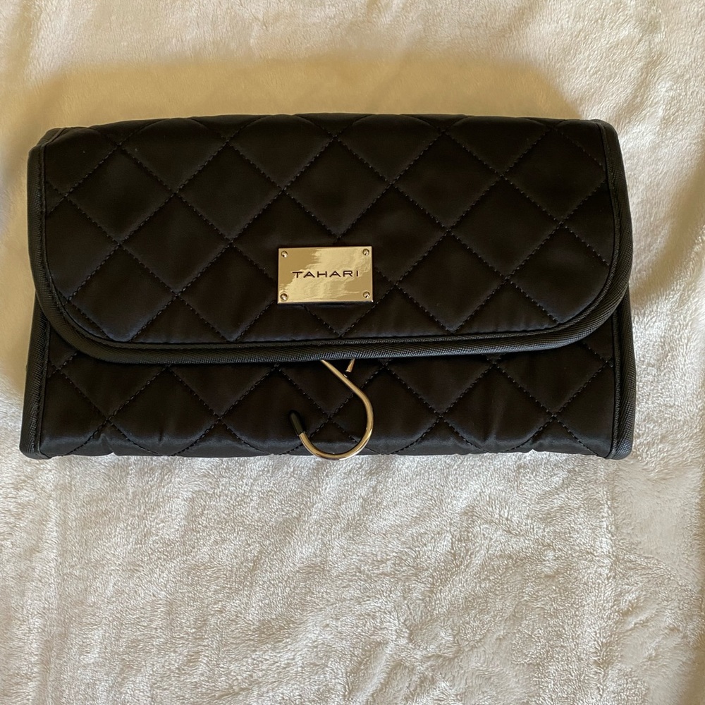 Tahari hanging travel organizer